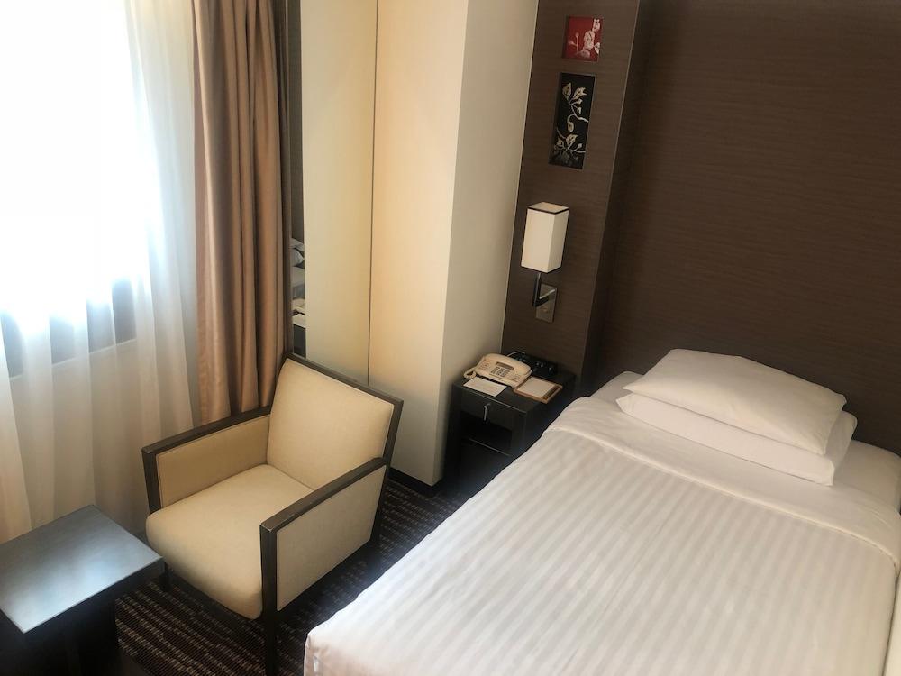 Courtyard By Marriott Tokyo Ginza Hotel Экстерьер фото