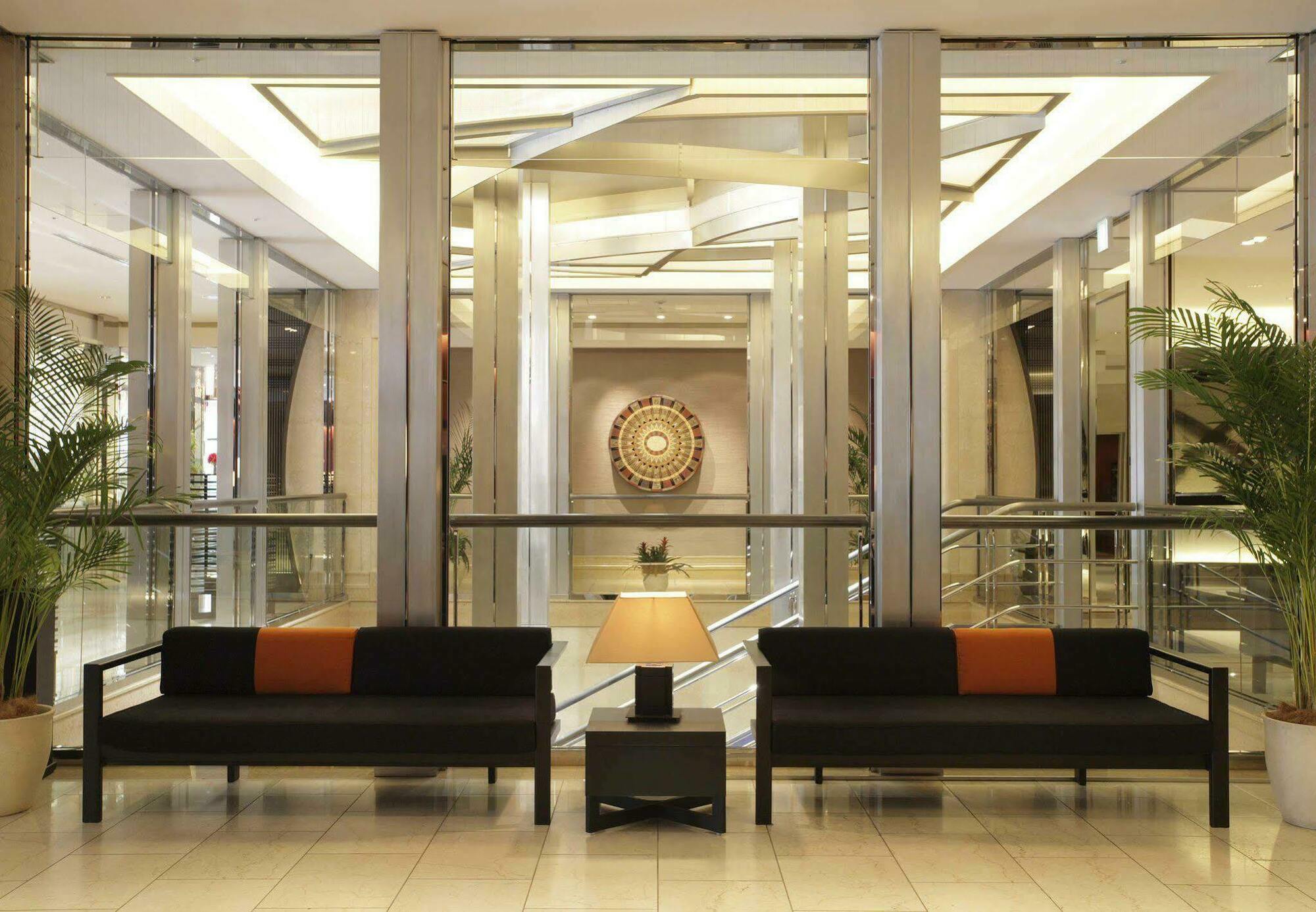 Courtyard By Marriott Tokyo Ginza Hotel Экстерьер фото